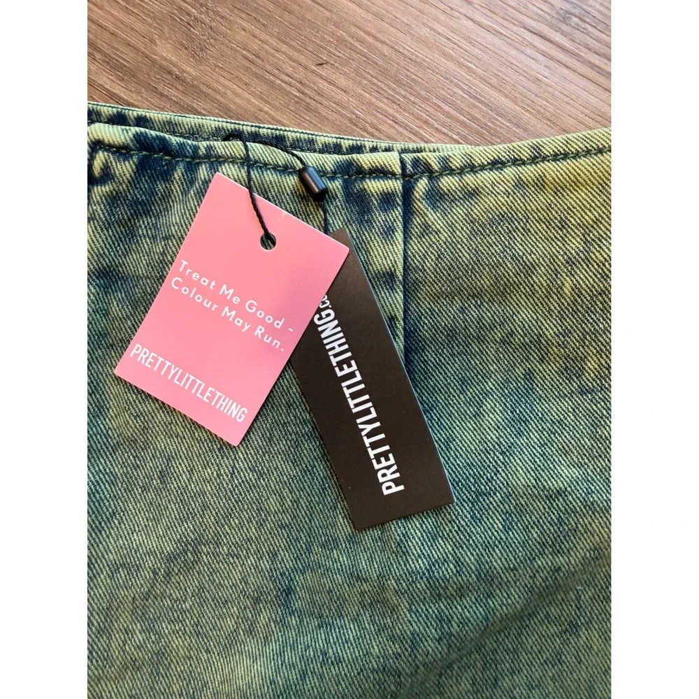 PrettyLittleThing Green Tint Vintage Wash Low Rise Denim Mini Skirt US 8 NWT